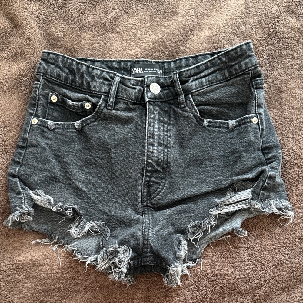 Zara Black High-Waist Frayed Denim Shorts